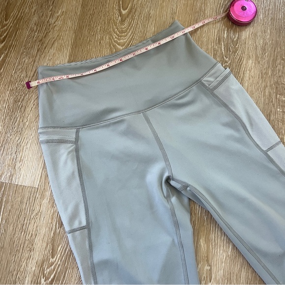 NWOT Light Grey Nessa Skip Stripe High Waisted Leggings - Picture 1 of 4
